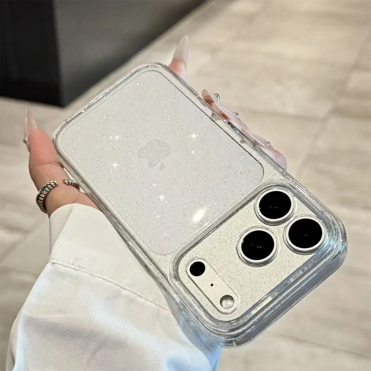 Luksuriøst glitter silikonecover til iPhone – gennemsigtigt design