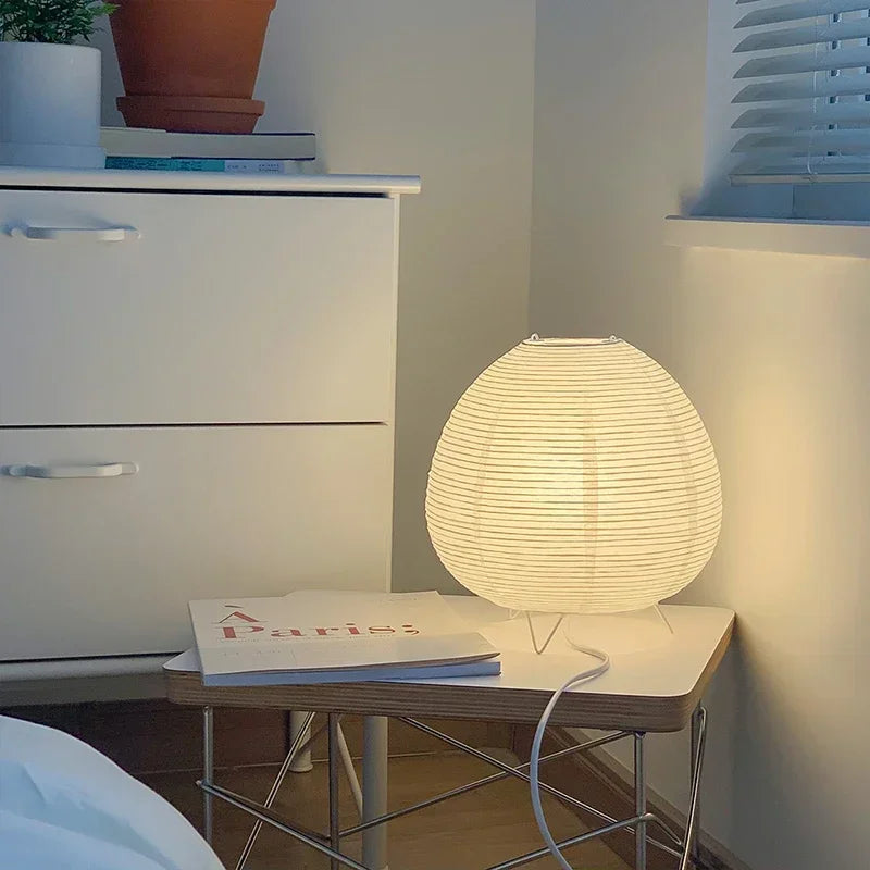 Japansk LED-bordlampe i rispapir til en hyggelig stemning