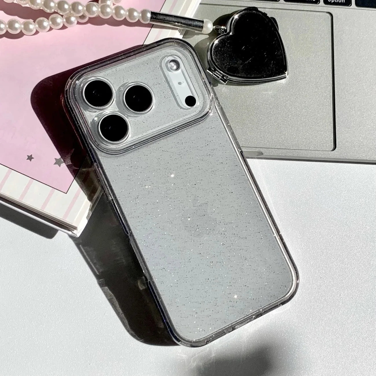 Luksuriøst glitter silikonecover til iPhone – gennemsigtigt design
