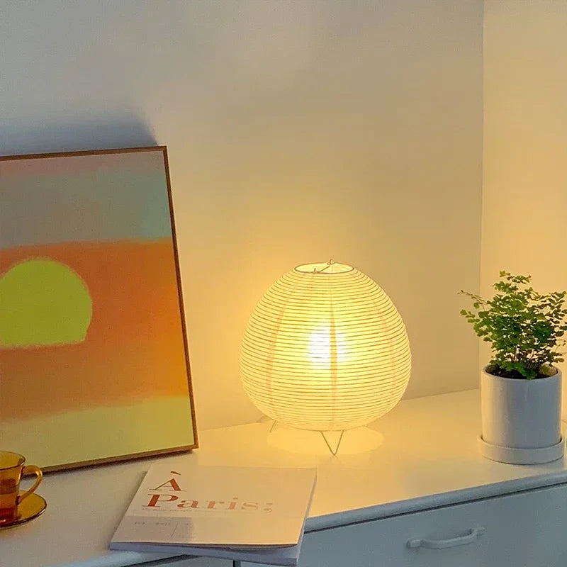 Japansk LED-bordlampe i rispapir til en hyggelig stemning