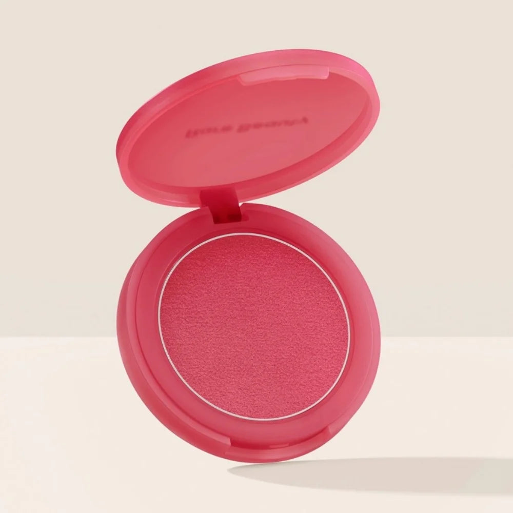 Matte blush-pudder med lang holdbarhed i en letvægtig og blød cushion-finish