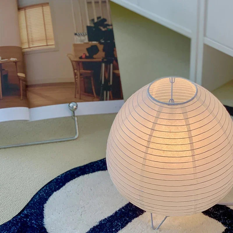 Japansk LED-bordlampe i rispapir til en hyggelig stemning